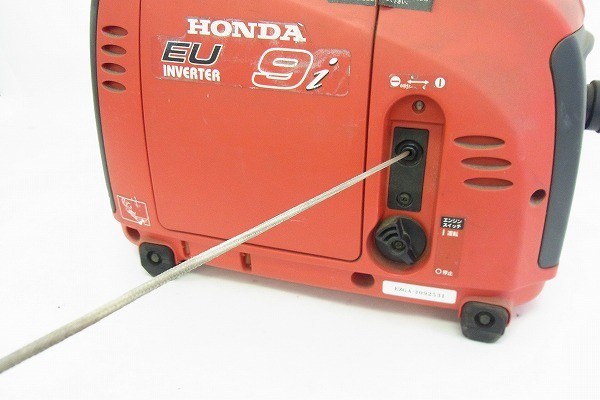 X044-S22-1277【引取限定】HONDA ホンダ EU 9i INVERTER 発電機 ガソリン 現状品②＠_画像2