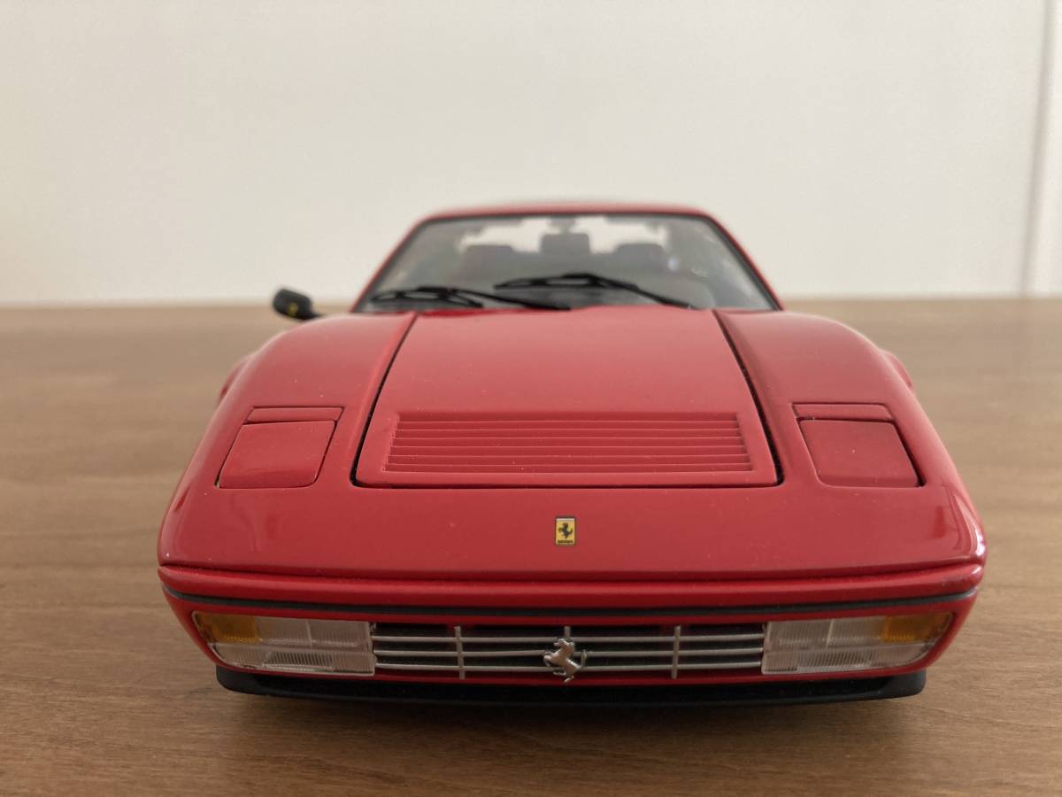 新品未使用 Ferrari 328 GTB quattrovalvole フェラーリ 1/18 ミニカー 左サイドミラー破損あり_画像5