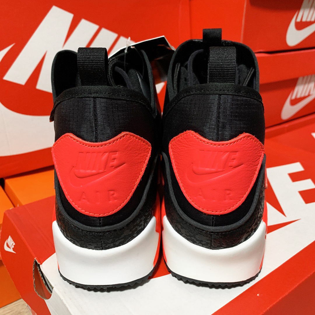 新品 NIKE AIR MAX 90 UTILITY サイズ28cm US10 国内正規品 黒 新品 NIKE AIR MAX 90 UTILITY サイズ28cm US10 国内正規品 黒