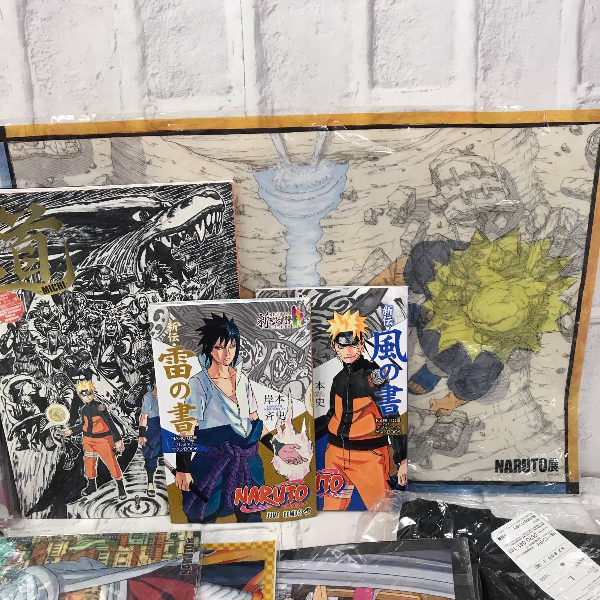☆【アニメグッズ】NARUTO ナルト Tシャツ 缶バッジ キーホルダー メモ