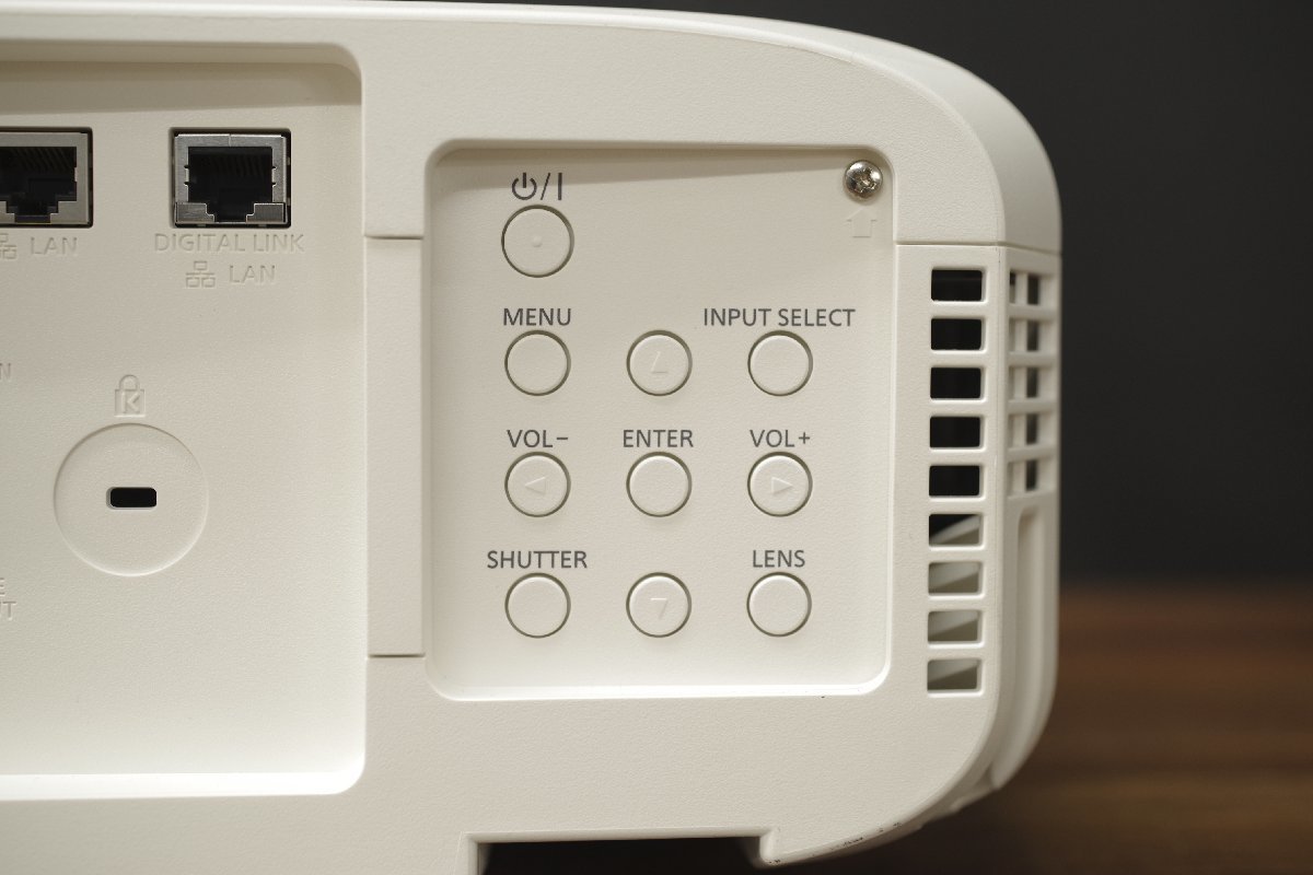 Yahoo!オークション - 美品 低使用 Panasonic PT-EW650J Yahoo!オークション - 美品 低使用 Panasonic PT-EW650J