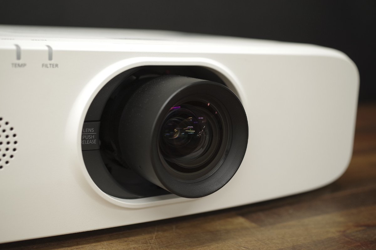 Yahoo!オークション - 美品 低使用 Panasonic PT-EW650J Yahoo!オークション - 美品 低使用 Panasonic PT-EW650J