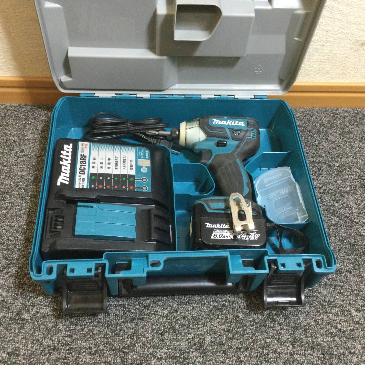 マキタ ソフトインパクトドライバ 14.4V、6.0Ah 1個 TS131DRGX 極美品