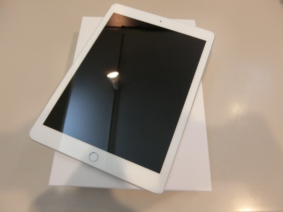 Apple☆iPad 第6世代 Wi-Fi 32GB シルバー 超美品☆ www.expressinter.com