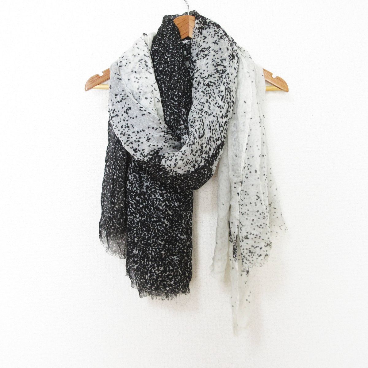 美品 Faliero Sarti ファリエロサルティ モダール×シルク 総柄 大判