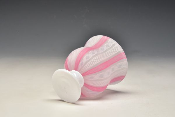 藤田喬平 手吹ガラス ヴェニス 一輪挿 共箱 藤田喬平 作『手吹 ヴェニス 瓶』 ｜骨董品買取 緑和堂