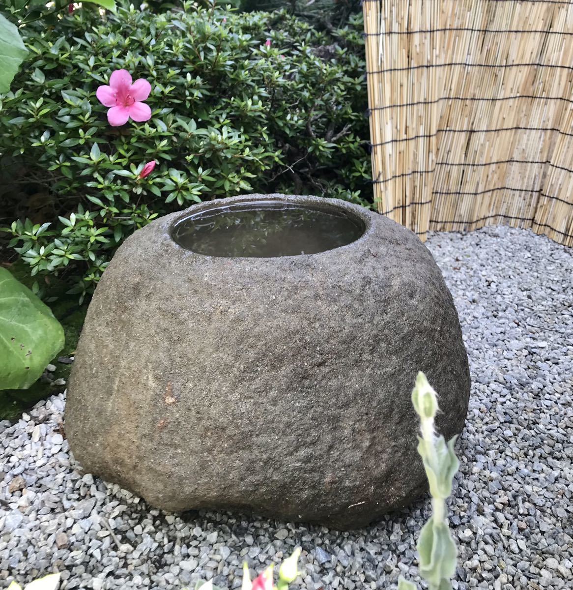 天然石・自然石・六角水鉢・茶庭蹲・オブジェ・庭石・ガーデニング