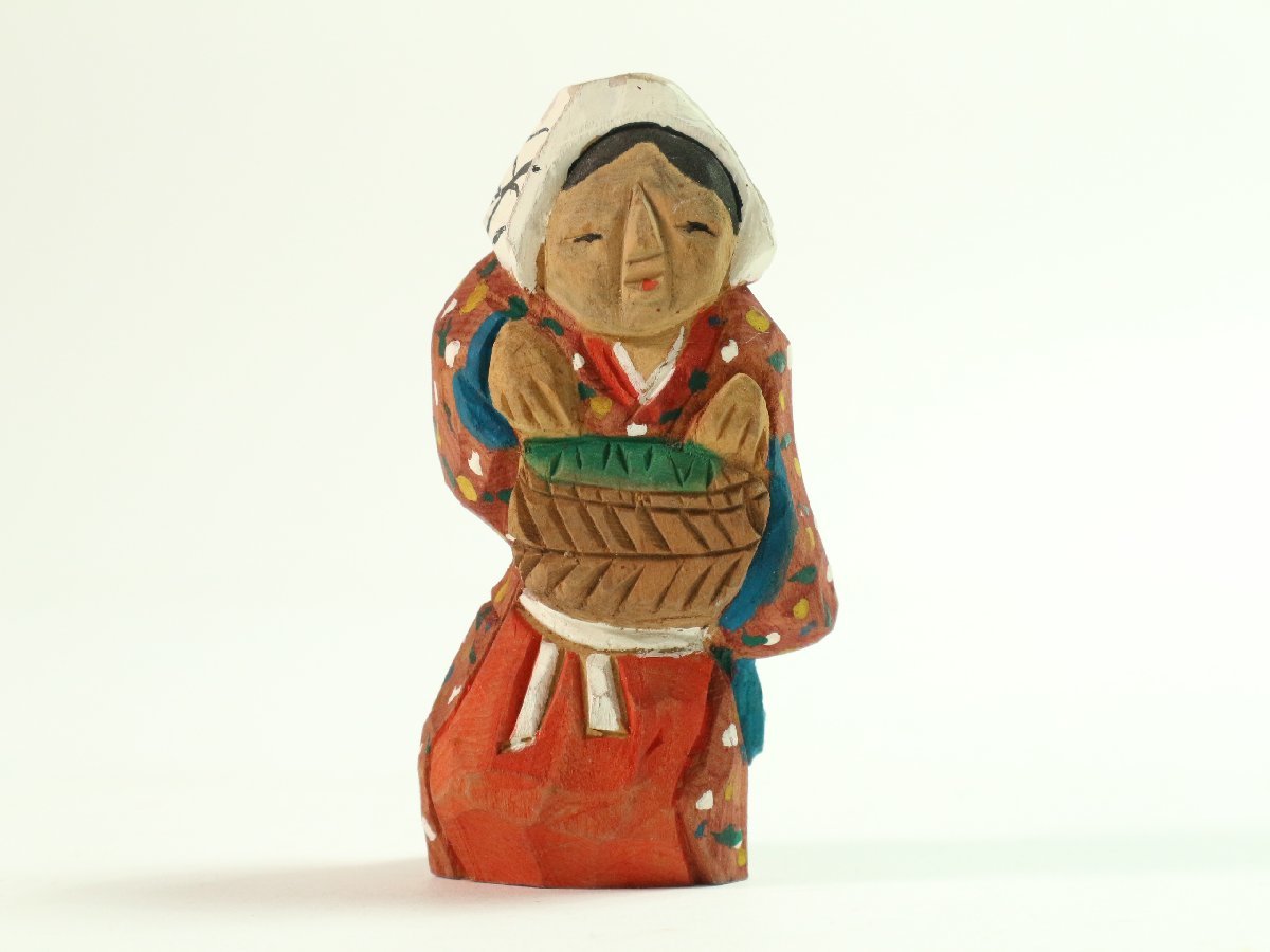 超歓迎された 刻印あり 木彫り 茶摘 宇治 彩色 茶の木人形 木彫人形