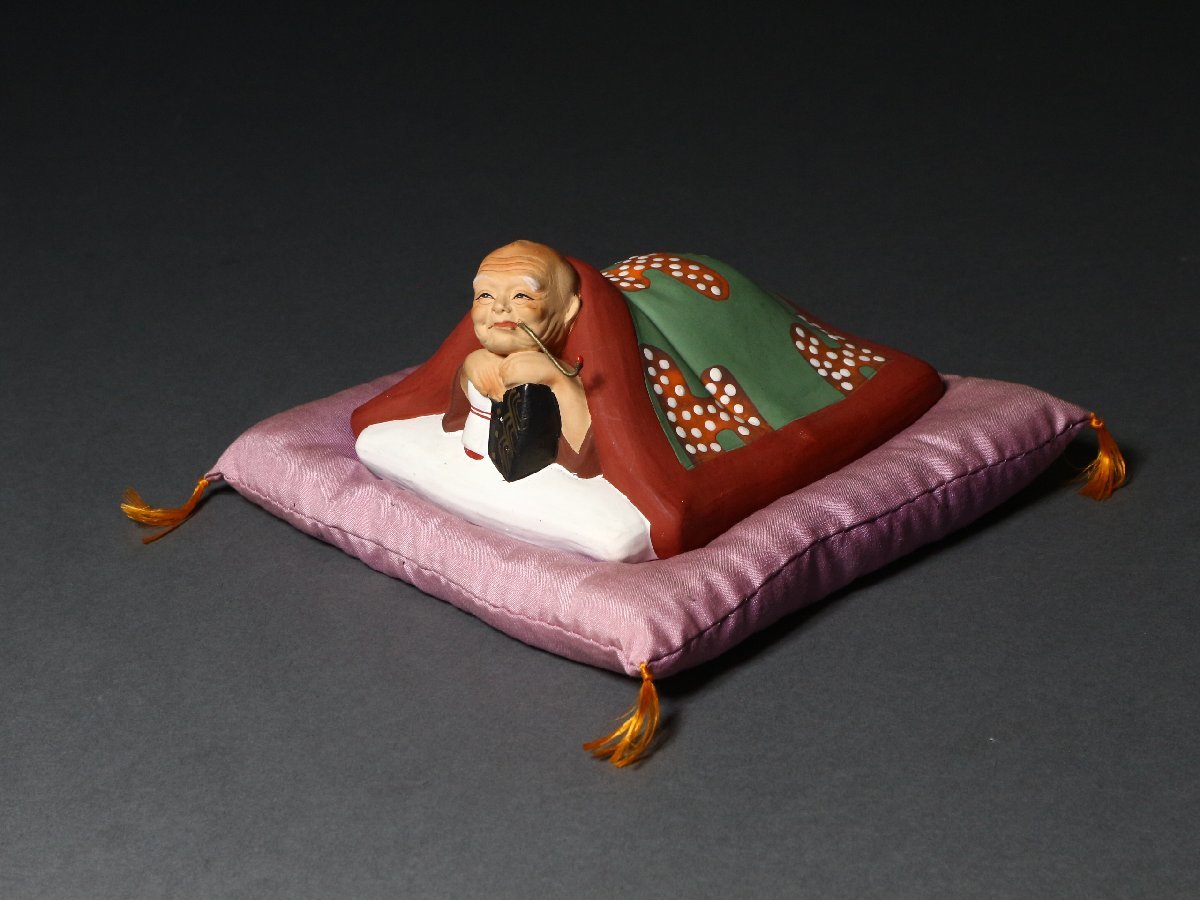 博多人形 煙草を吸う老人 春物 裏絵春画人形 まぐわい 裏隠し 博多人形 煙草を吸う老人 春物 裏絵春画人形 まぐわい 裏隠し