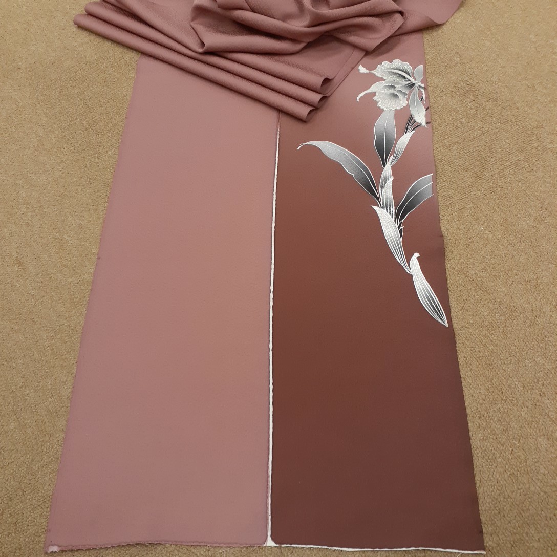 060301　正絹　赤茶色　レンガ色　花柄　刺繍　シルク340cm　はぎれ　ハギレ　リメイク　ハンドメイド
