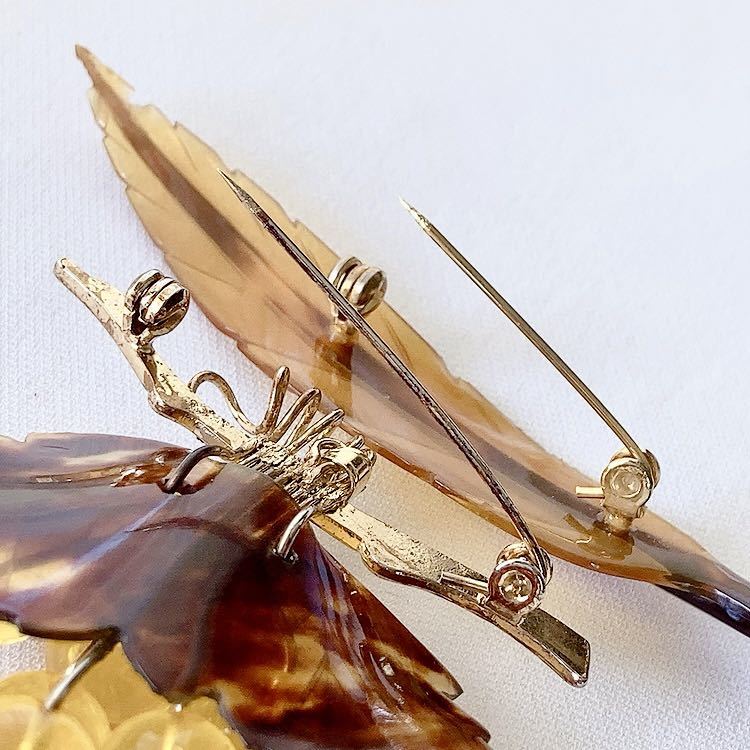  tortoise shell brooch 2 point .. leaf ..