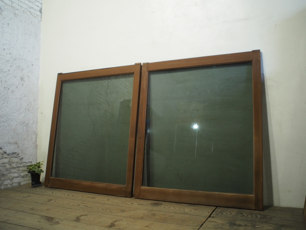 タA0752◆(2)【H108cm×W91,5cm】×2枚◆珍しいグレーの様な透明ガラスの古い木枠引き戸◆古建具 窓 ガラス戸 レトロ ビンテージK笹1