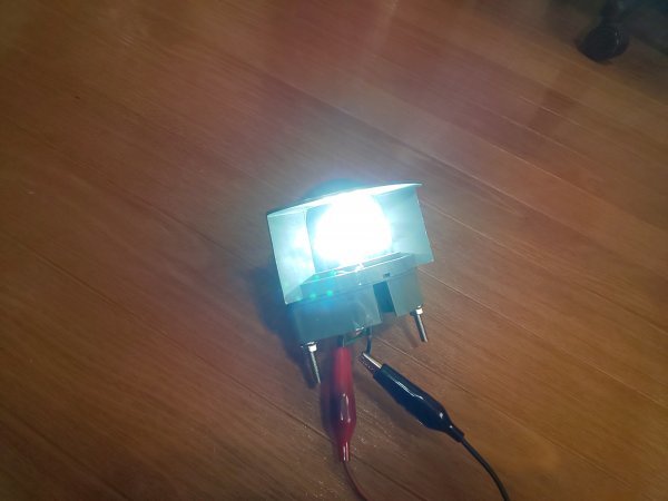 LEDナンバー灯球 ファイター・スーパーグレート 6111タイプ専用 高輝度LED 8.000mcd 7発使用 24V用 送料無料（定形外郵便）_拡散型LED7発使用で明るいです。