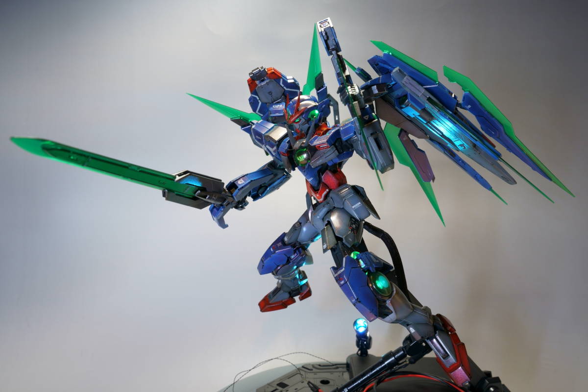 MG 1/100 ガンダム ダブルオークアンタフルセイバー [バンダイ MG 1/100 ガンダム ダブルオークアンタフルセイバー [バンダイ