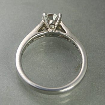 婚約指輪 安い エンゲージリング ダイヤモンド プラチナ 0.5カラット 鑑定書付 0.548ct Hカラー SI2クラス 3EXカット CGL 通販_画像2