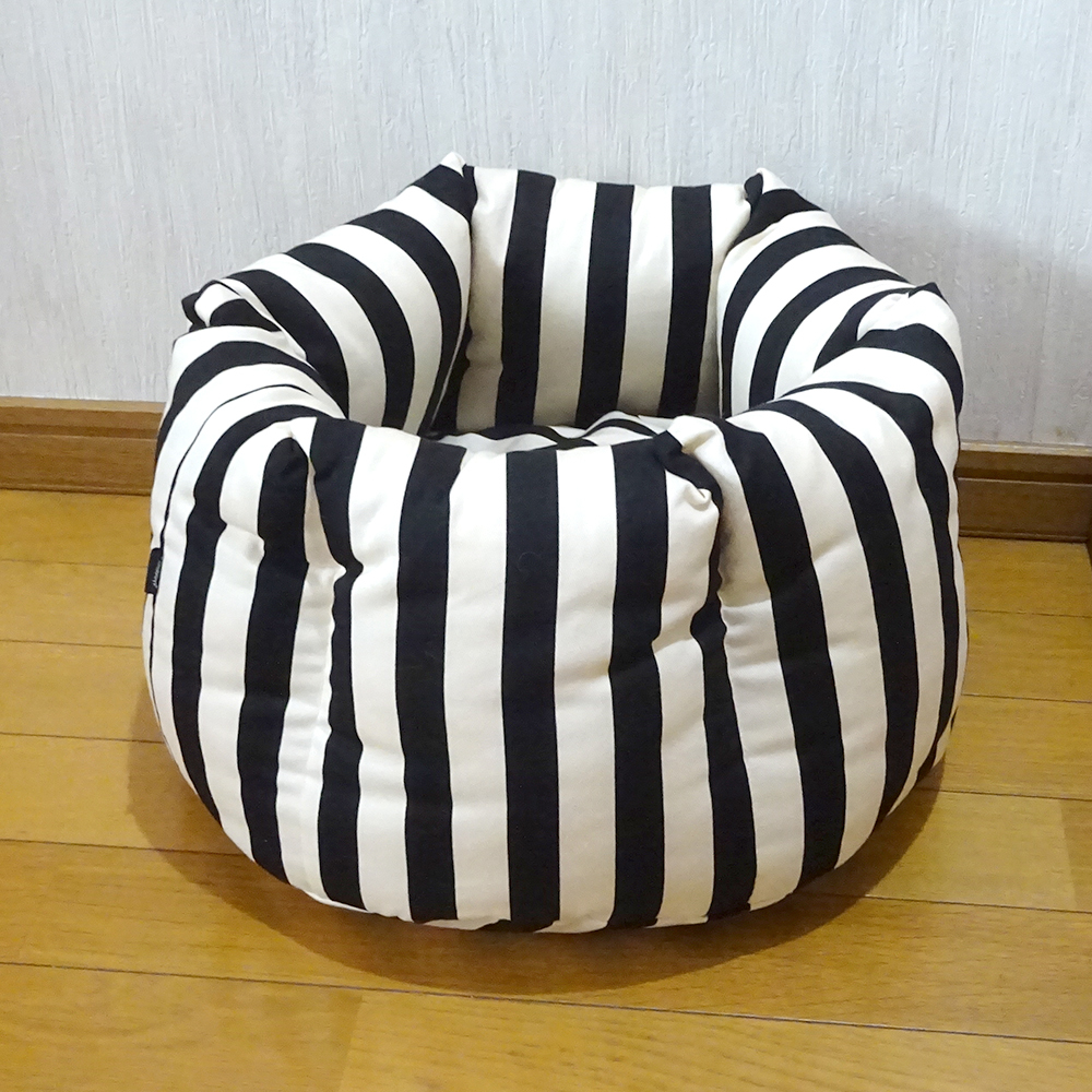  unused goods order goods bed .. Carry carry bag hand made white black Monotone stripe dog travel outing 