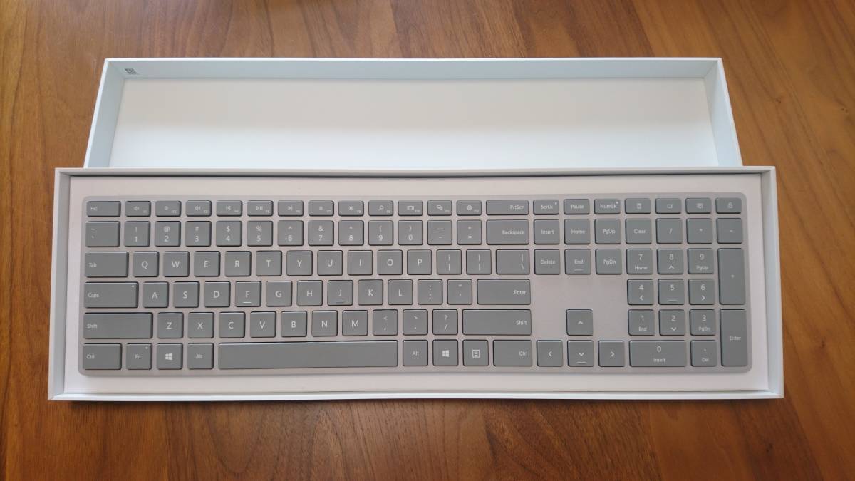 【美品】 Microsoft Surface 英字キーボード WS2-00024 ワイヤレスキーボード ワイヤレスキーボード