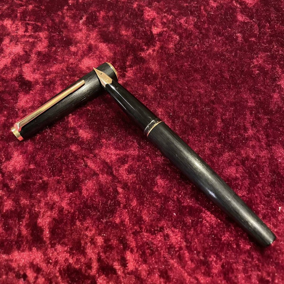 ペン先14K MONTBLANC モンブラン万年筆 木軸 ウッド 万年筆 220