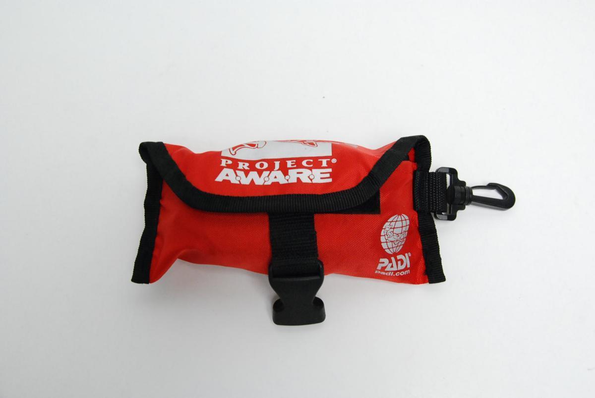 USED PADI A・W・A・R・E メッシュポーチ W30xH35cm ランクAA スキューバダイビング用品[V29723]_画像2