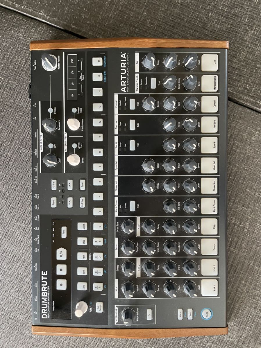 DRUMBRUTE ARTURIA 箱と説明書付き、美品 2