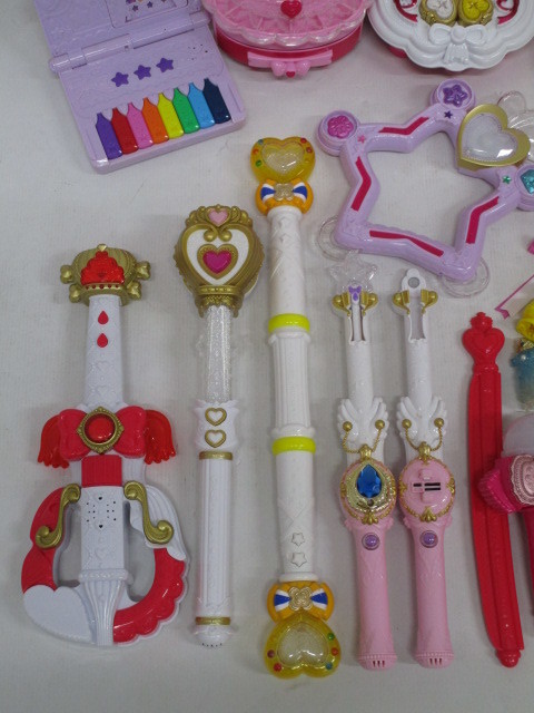 T0602-7Y/ 歴代 プリキュア おもちゃ ぬいぐるみ 変身グッズ まとめ