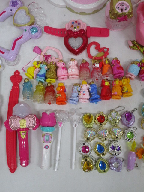 T0602-7Y/ 歴代 プリキュア おもちゃ ぬいぐるみ 変身グッズ まとめ