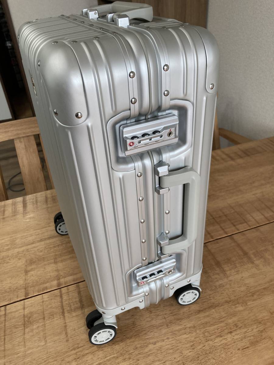 ☆【未使用】メルセデスベンツ アルミ製 スーツケース リモワ RIMOWA