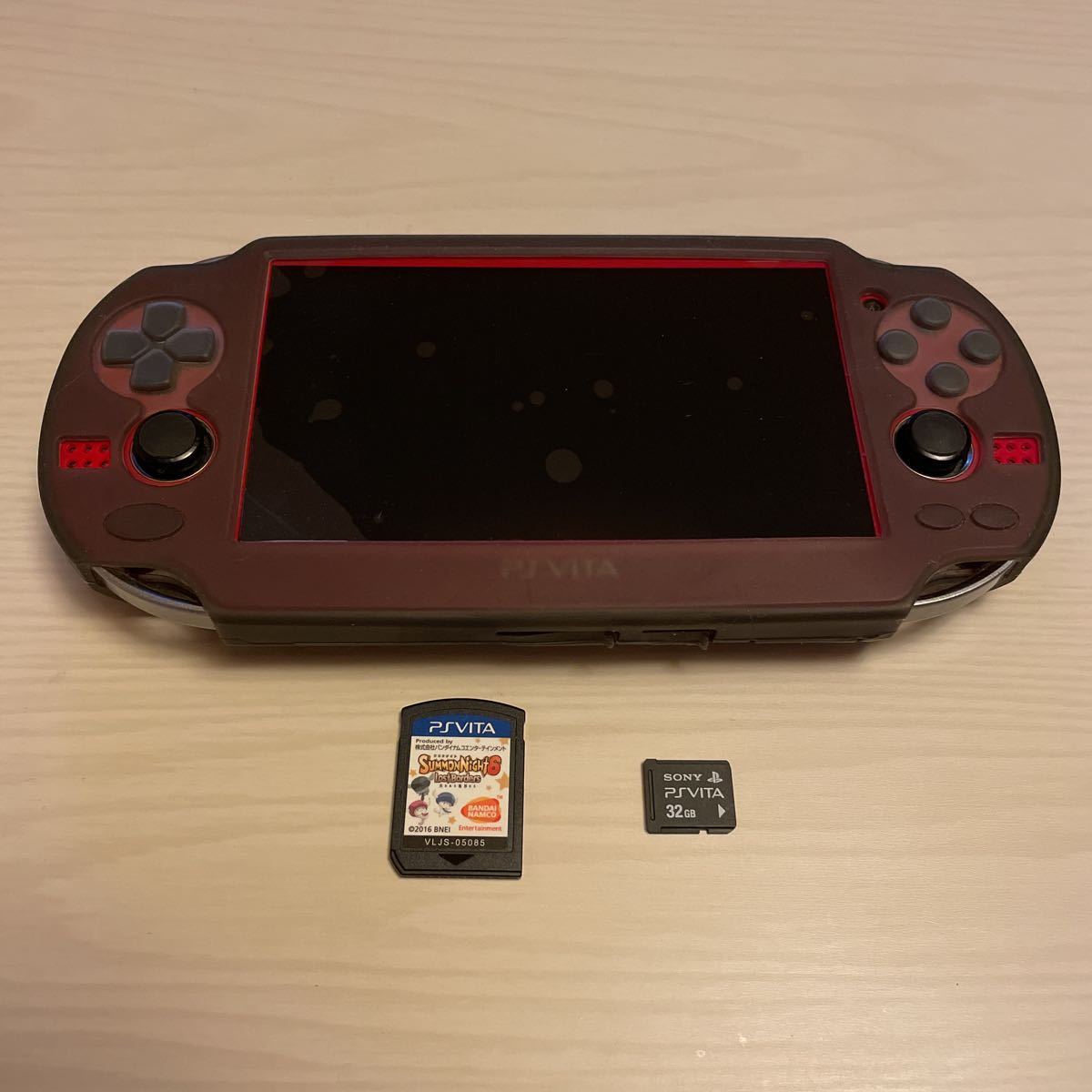 SONY ソニー PlayStation Vita PS VITA 本体 PCH-1000 赤　超美品　画面キズ無し　初期化完了　1円スタート　ソフト＋メモリーカード付き_画像9