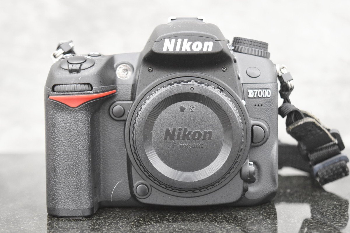 ☆NIKON D7000 ニコン デジタル一眼レフカメラ ボディ ☆現状品