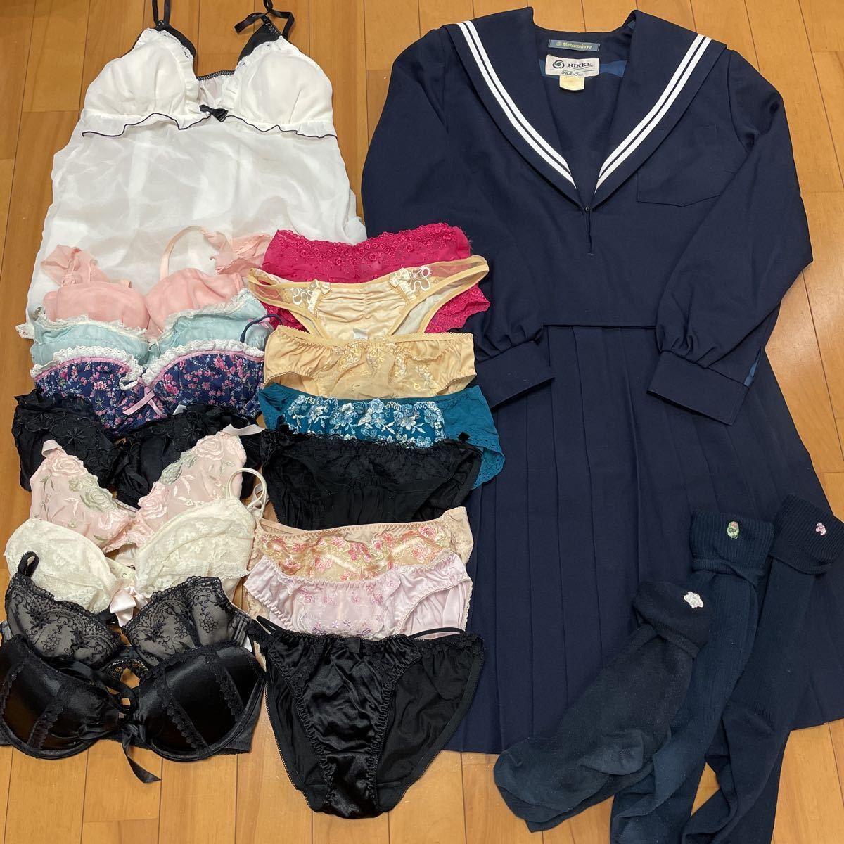 89 コスプレ衣装 高校制服 冬服セーラー服上下 スリップ 靴下他 89 コスプレ衣装 高校制服 冬服セーラー服上下 スリップ 靴下他