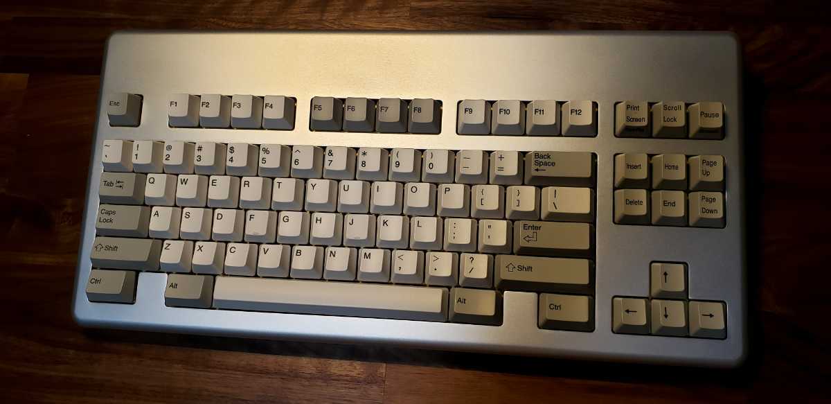 Realforce 86u + Aluminum case chateauduroi.co