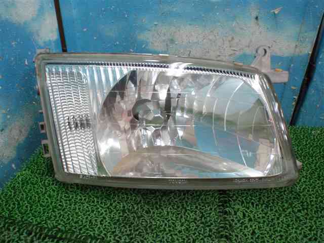 * RCH41W Hiace Regius headlamp right 18205JJ