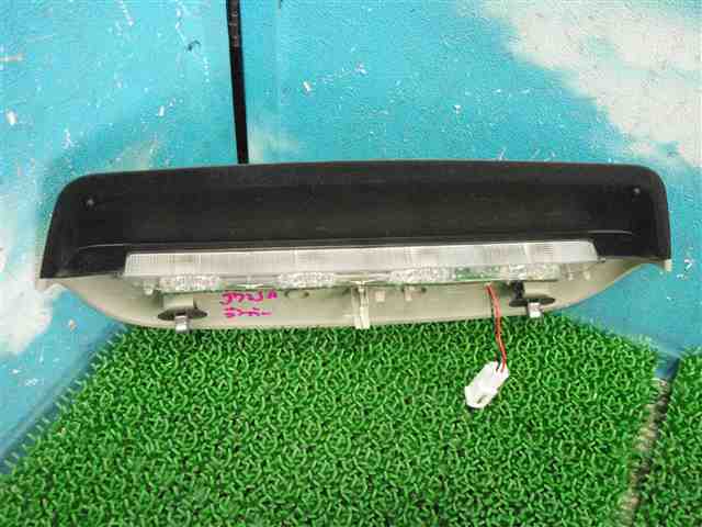 * J72SA Jaguar XJ8 high-mount stoplamp 311029JJ