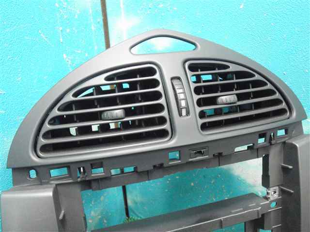 * X3XFU Citroen C5 air conditioner blow exit centre ashtray 16995JJ
