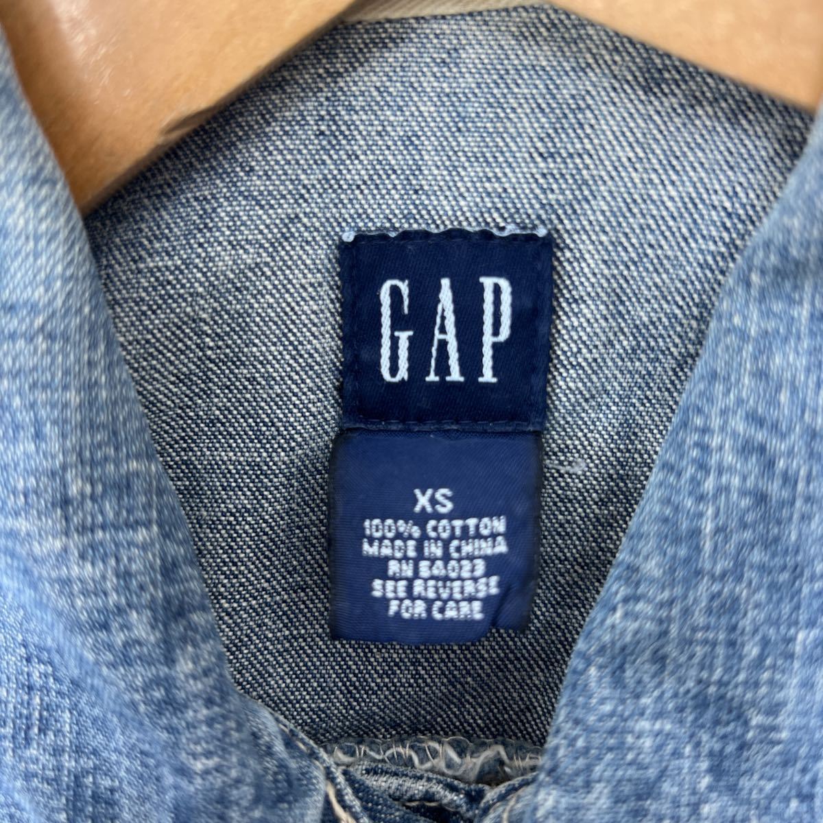 ギャップ ☆ GAP デニム ベスト デニムベスト レディース XS アメカジ スタイル不問の万能トップス【合わせやすい自然な風合い♪】■AH107_画像5