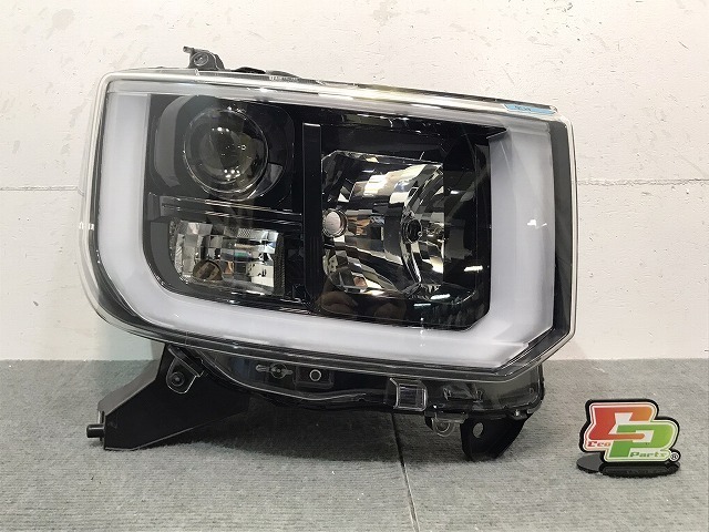 ウェイク/WAKE/ピクシスメガ/LA700S/LA700S/LA700A/LA710A 純正 右