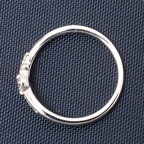 ミルフローラ 指輪 レディース ダイヤモンド リング ホワイトゴールド 実寸サイズ11号 Milluflora K18WG D 0.13ct 中古