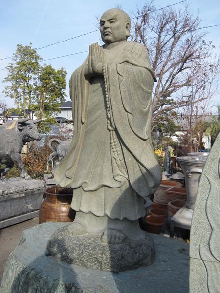 【日蓮上人像】天然青御影石彫刻 高さ約2m 一個石の彫刻 仏像　石仏　石像