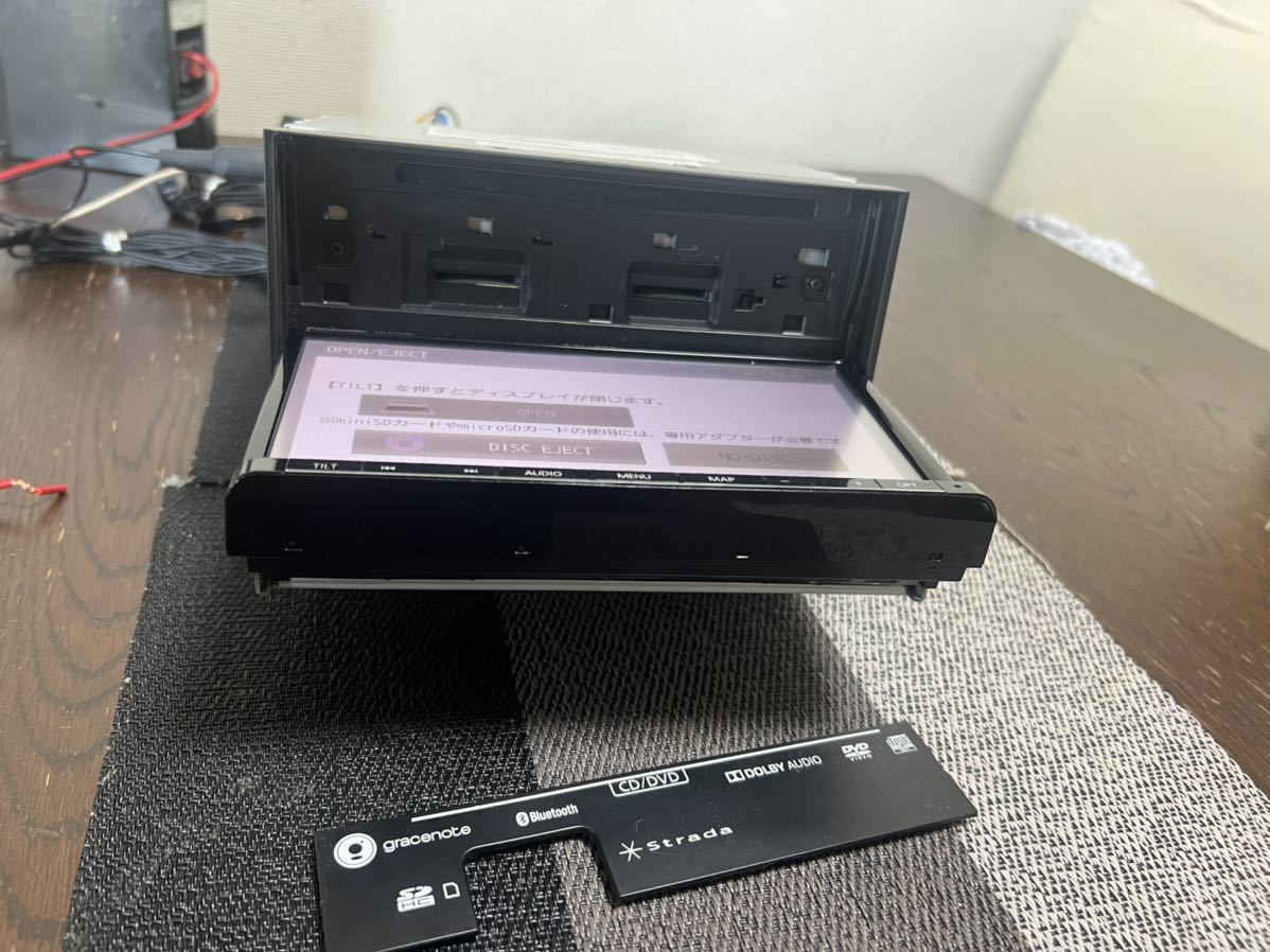 パナソニック ストラーダCN-RA03D SD カード有りませんジャンクです