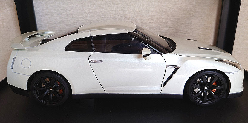 オートアート 1/18 ディーラー別注 日産 NISSAN GTR GT-R R35 未展示