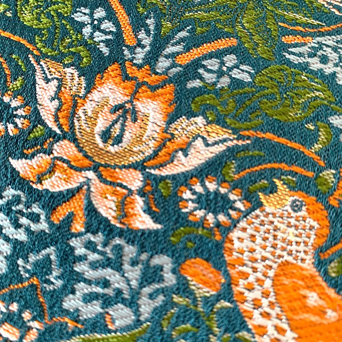 ウィリアムモリス御朱印帳　文庫サイズ　11x16 William Morris 『いちご泥棒』　金襴生地　ジャガード織物　桐生織物