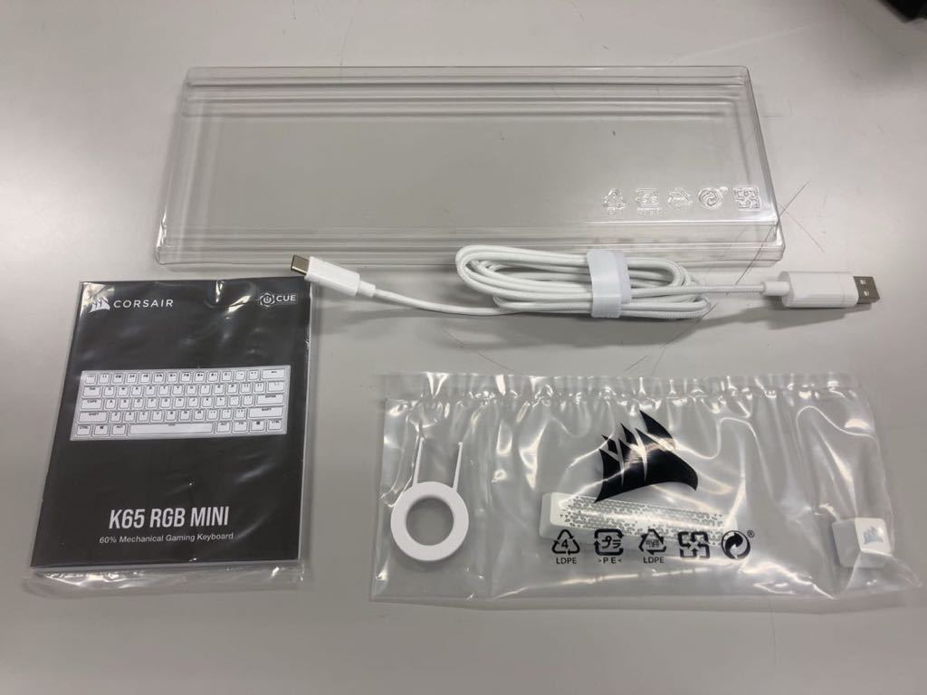 【美品】【使用数時間】CORSAIR　ゲーミングキーボード　K65 RGB MINI White CH-9194114-JP_画像2