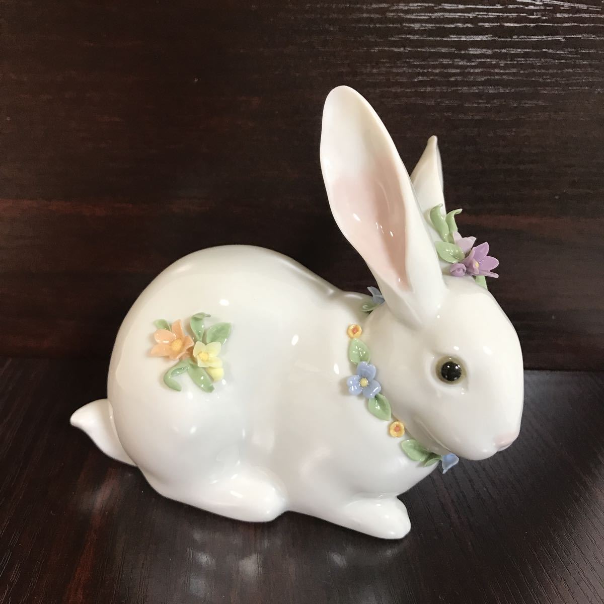 アウトレットオンライ LLADRO リヤドロ 2体セット 白ウサギ 花飾りの 置物