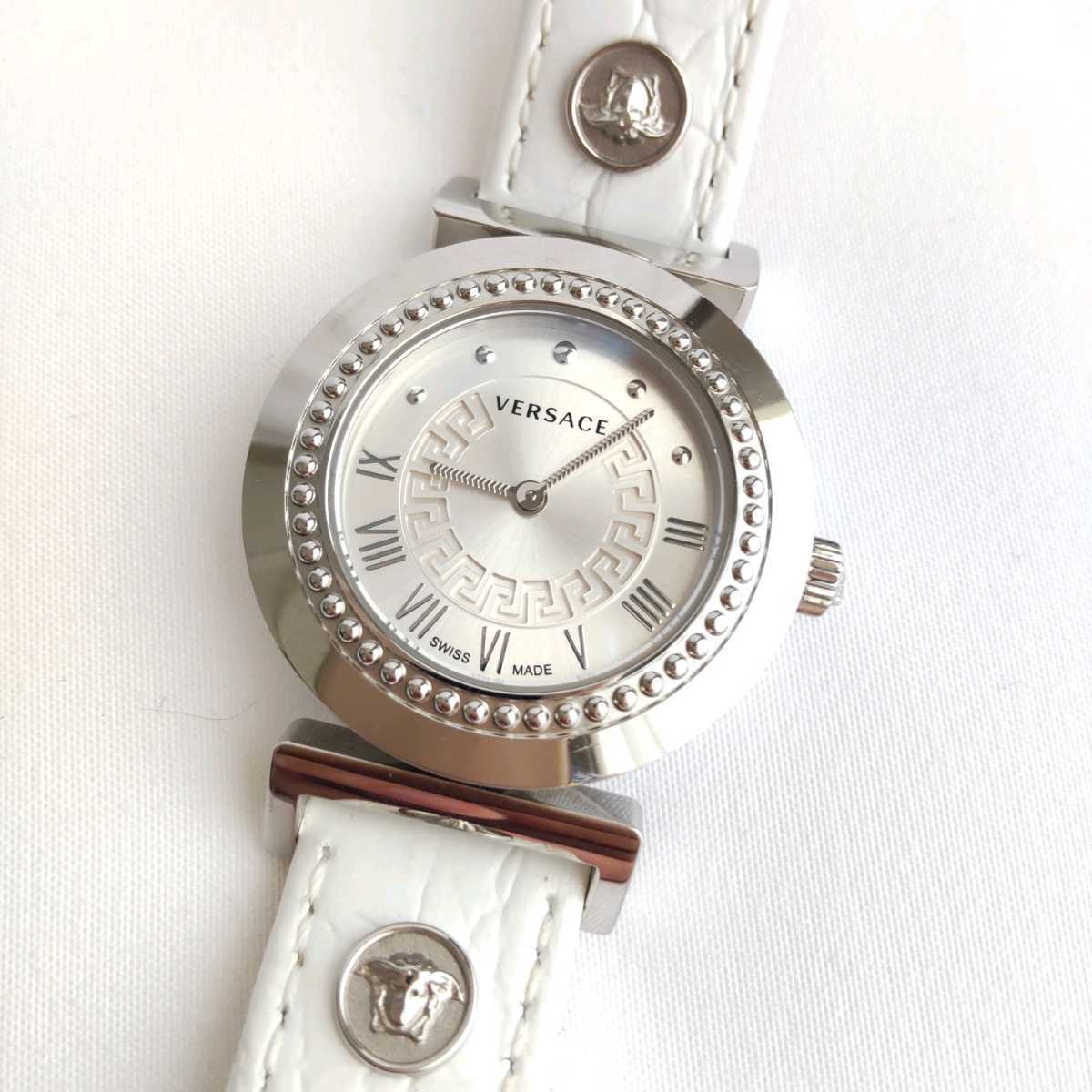 レザーバン 美品 腕時計 ホワイト メデューサ PUWQZ-m92837056186 箱