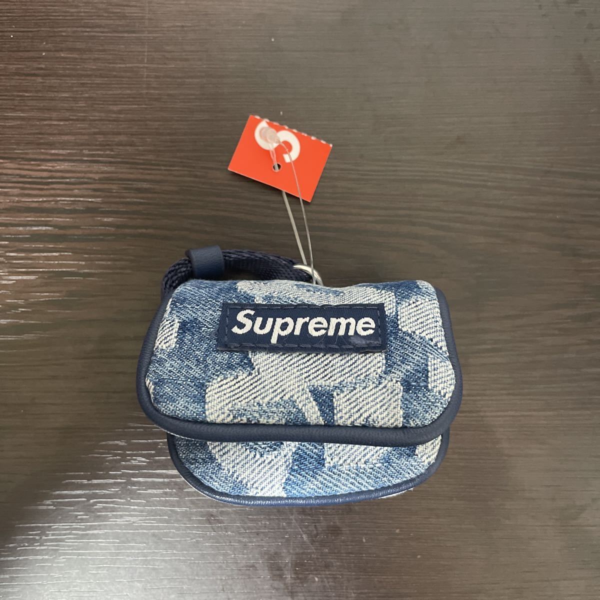 Supreme Fat Tip Jacquard Denim AirPod Case SS22 [review] 