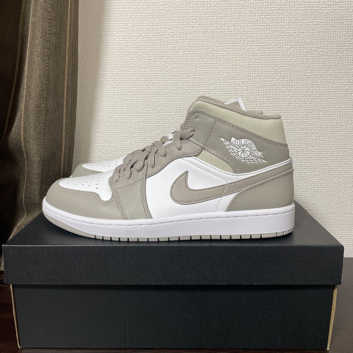 新品 27.5 cm US 9.5 Nike Air Jordan 1 Mid Linen ナイキ エア ジョーダン ワン ミッド リネン Grey グレー 灰 554724-082_画像1