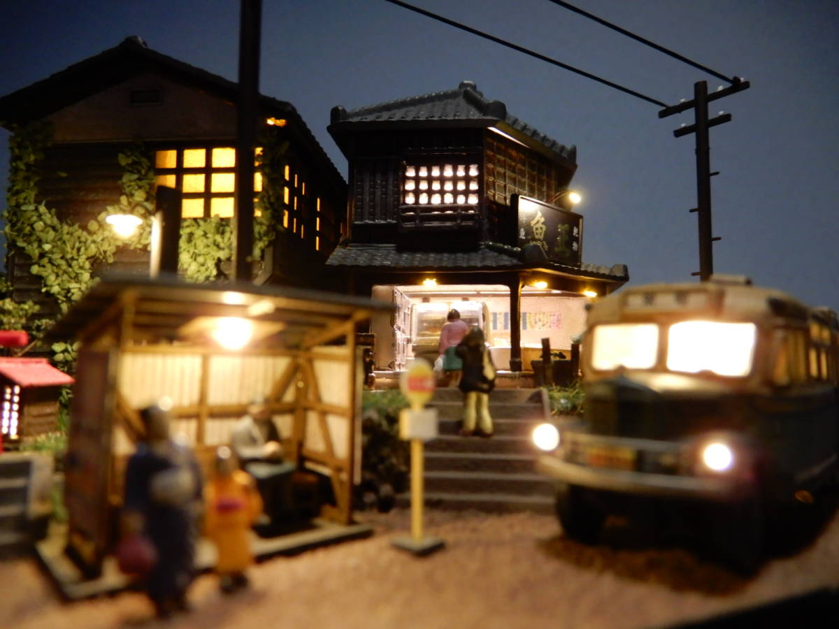 昭和奇譚 1/150ジオラマ「懐かしいバスが走る風景」LED電飾/ケース付 昭和奇譚 1/150ジオラマ「懐かしいバスが走る風景」LED電飾/ケース付