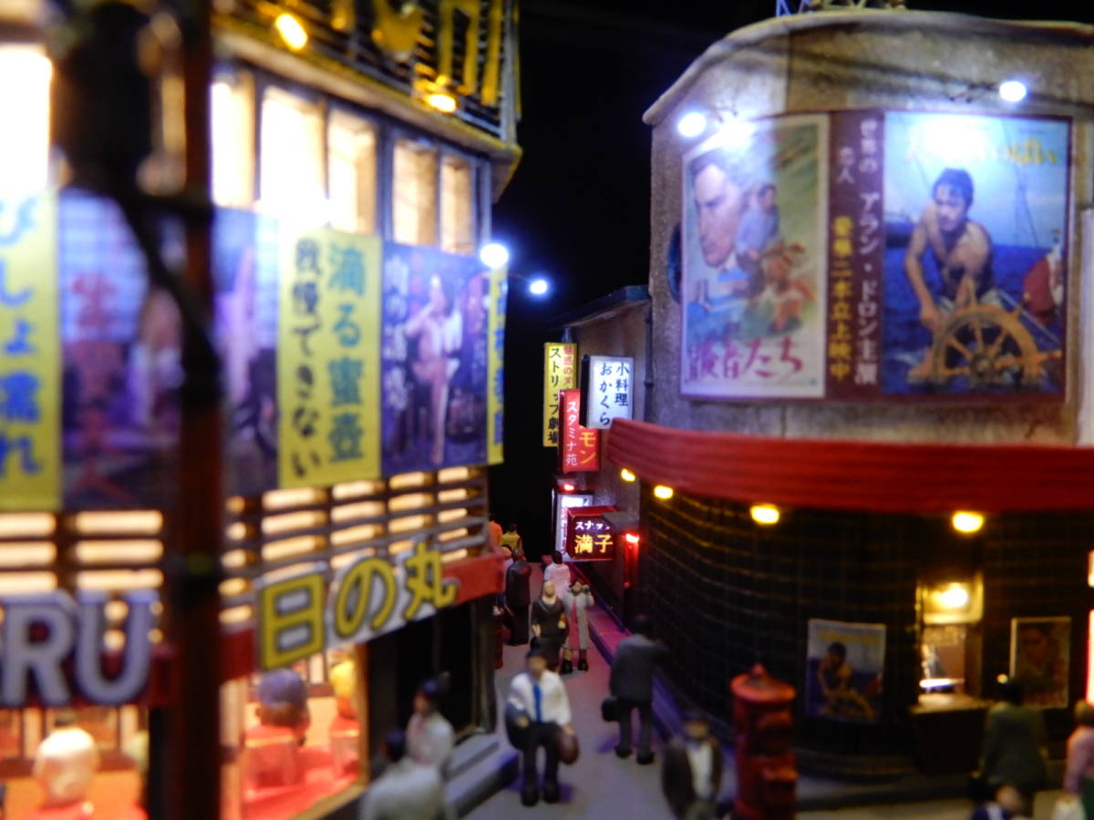 昭和奇譚 1/150ジオラマ「川沿いの裏通りは賑やかな街並みだった」LED電飾/ケース付_画像8