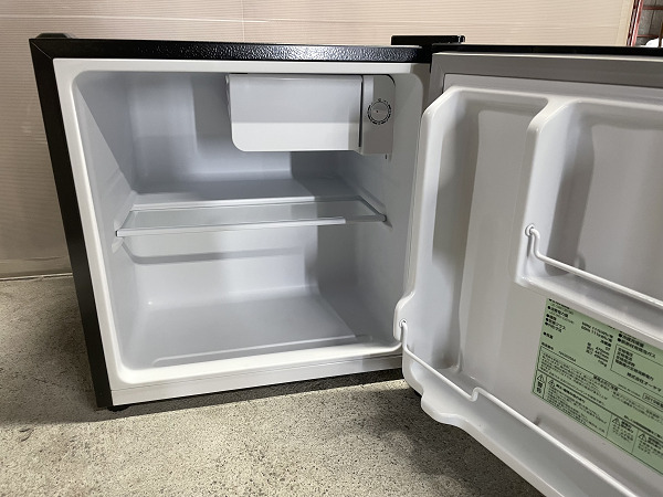 【美品】オーヤマ 1ドア冷蔵庫 PRC-B051D-B 2019年製 通電確認済み 46L コンパクト すっきり収納 仕切り棚取り外し可 温度7段階調節_画像2