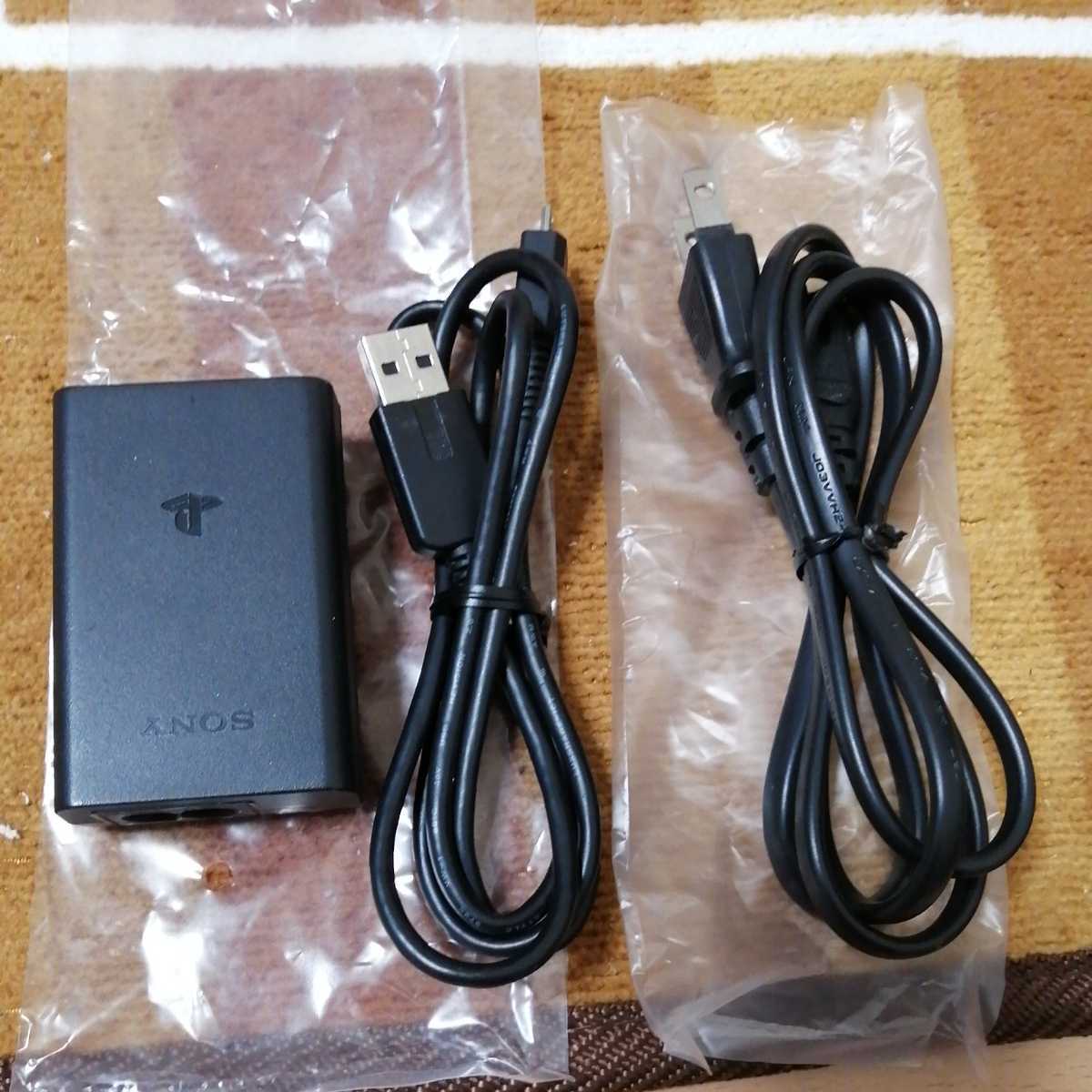 美品　動作確認済　初期化済　ネット接続可　wi-fi　モデル　PlayStation Vita Pink　Black ピンク　ブラック　PCH-2000 ZA15　_画像8